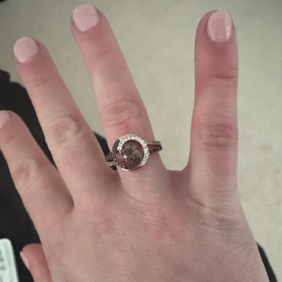 Suzy Levian ring NWOT - Picture 1 of 4